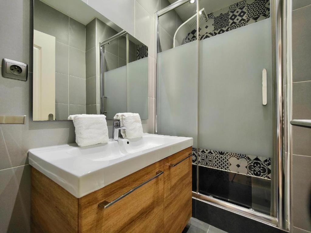 Cozy One Bedroom Apartment-City Center 니스 외부 사진